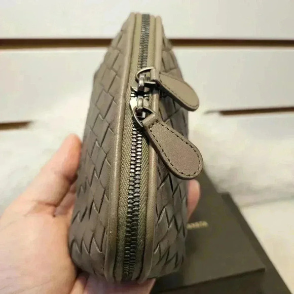 BV Intrecciato Leather Double  Zip Pouch - Picture 5 of 13